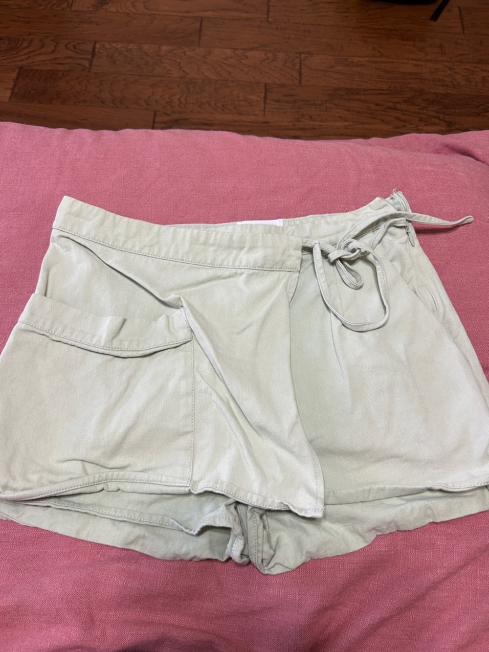 Light Sage Women's Drawstring Pocket Skort